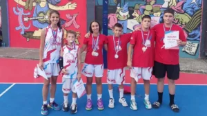Košarkaši KK PIK, osvajači medalja, na košarkaškom kampu Malina